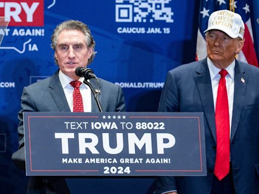 Burgum says billionaires should support Trump