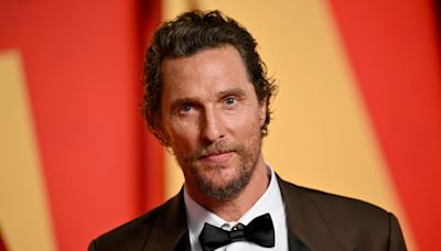 Matthew McConaughey Worries Fans With Photo Showing Alarming Facial Swelling