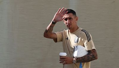 Di María: entre la despedida, su llanto, el calor de sus compañeros y los regalos de la gente