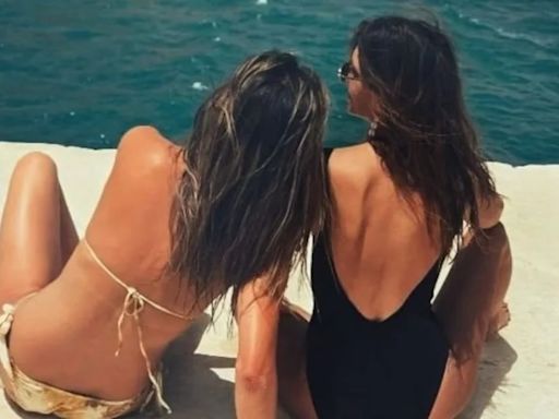 Sara Carbonero e Isabel Jiménez disfrutan de unas vacaciones por Almería acompañadas de su grupo de amigas