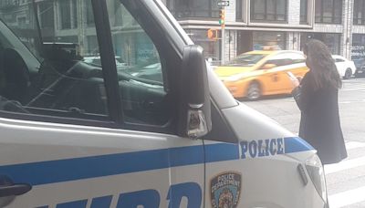 Violencia mortal: hombre baleado afuera de edificio y otro recibió más de 10 tiros en calle de Nueva York - El Diario NY