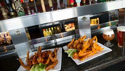 Ray J’s bringing its famous wings to Rogers