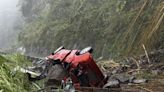 南台灣暴雨釀災！阿里山火車維修員冒雨搶修 慘遭落石砸中命危搶救中 | 蕃新聞