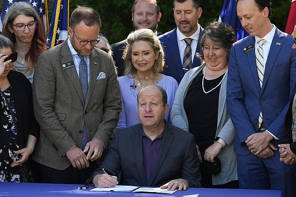 Colorado governor signs bills regulating funeral homes after discovery of 190 rotting bodies | Chattanooga Times Free Press