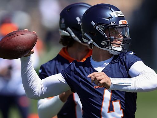 Payton Sends Message to QB Zach Wilson After Ugly Day With Broncos Starters