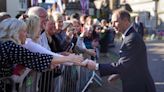 Earl pays tribute to ‘beloved mama’ as he meets well-wishers at Windsor Castle