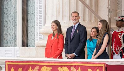 Los Reyes, la Princesa de Asturias y la Infanta Sofía, testigos de excepción del relevo solemne de la Guardia Real