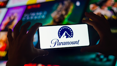 Warren Buffett Just Gave Up on Paramount (PARA) Stock