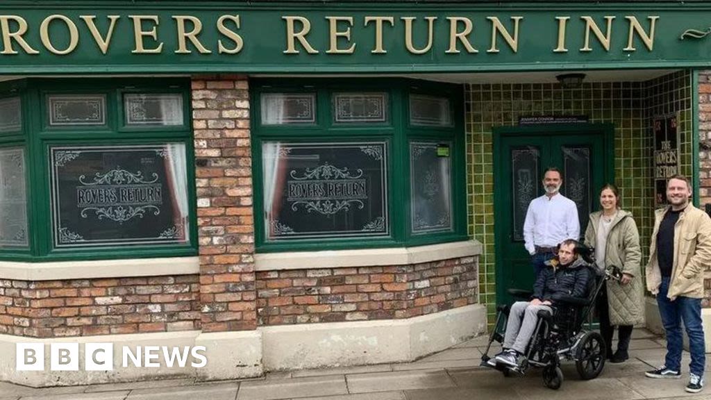 Coronation Street MND storyline ‘shows love’ for Rob Burrow - Sinfield