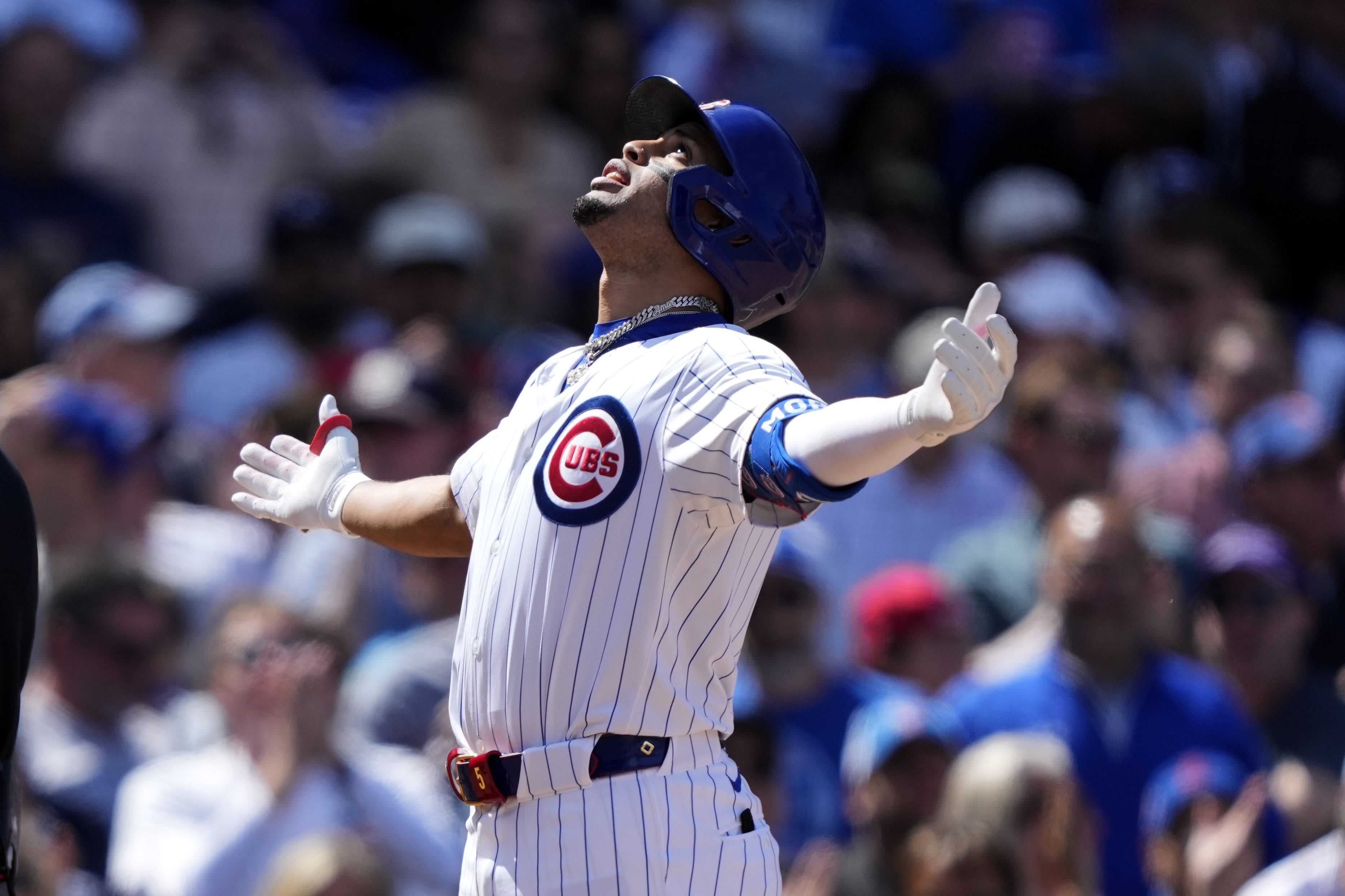 Contreras keys 3-run 8th as Brewers rally to beat Cubs 3-1 in first game against Counsell