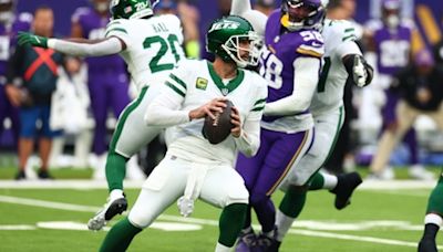 Jets' slow start, Aaron Rodgers' interceptions leave comeback short as Gang Green loses to Vikings in London