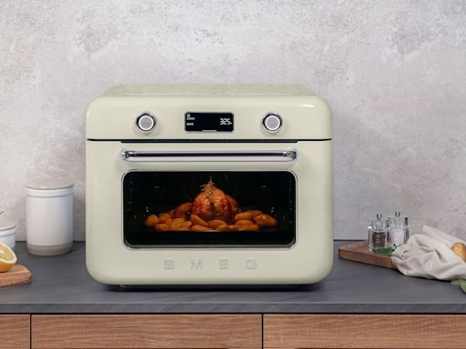 Smeg is bringing out a retro 10-in-1 countertop oven!