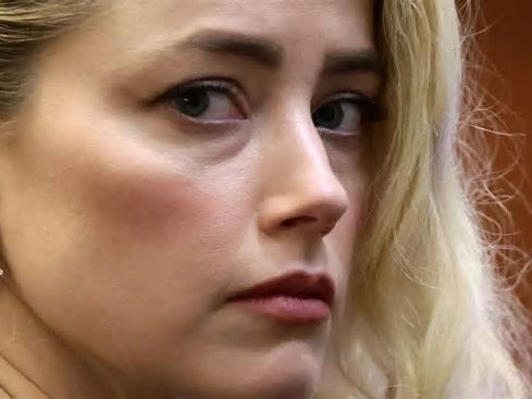 Hass im Netz: Der Podcast „Who trolled Amber?“ zeigt, welchen Einfluss das Internet auf den Prozess um Amber Heard und Johnny Depp hatte