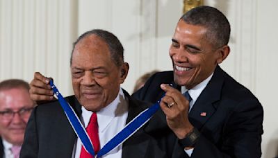 From center field to the White House: Remembering Willie Mays - WTOP News