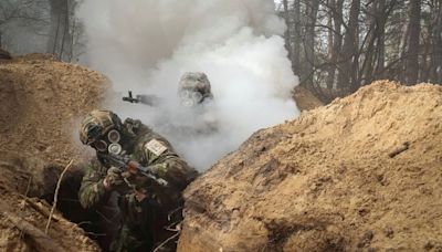 EE.UU. dice que Rusia usó agentes asfixiantes contra soldados ucranianos, violando la prohibición de armas químicas