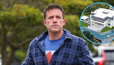 Ben Affleck Scolds Photographers Outside Marital Home