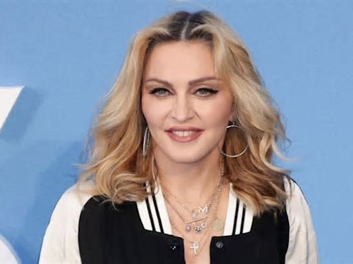 Madonna posa junto a sus hijas Estere y Stella en África: así han crecido las gemelas