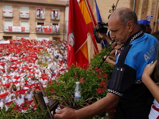 Fotos del cohete de fiestas de Murchante 2024, una marea blanca y roja