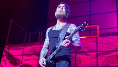 Dave Navarro couldn't play guitar for a year after Taylor Hawkins died