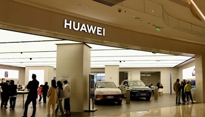Leaked: New Huawei Luxeed SUV Images Fuel Anticipation for Tech Upgrades - EconoTimes