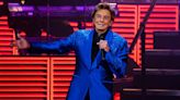 Barry Manilow: A pure showbiz ‘farewell’ from the Springsteen of easy listening