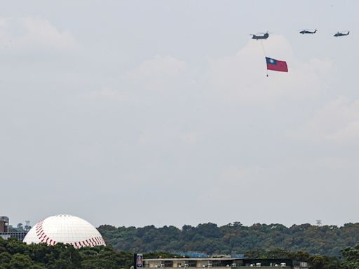 520就職典禮預演 國旗機隊全兵力組合訓練（1） (圖)