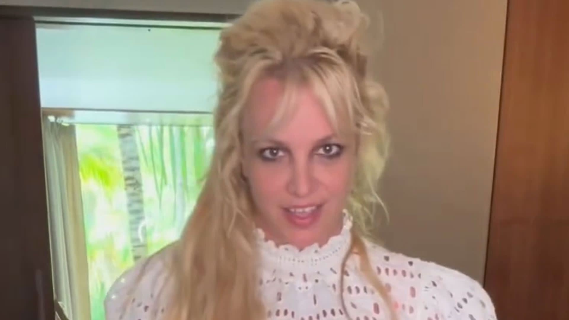 Britney Spears shares very rare pic with her sons as she tries to mend bond
