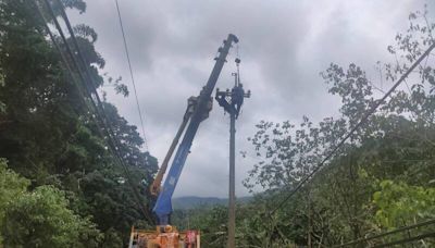嘉義山區道路中斷2103戶未復電 台電隨道路搶通進場搶修