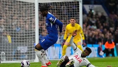 Madueke, un 'rayo de luz' para el Chelsea: "Es increíble"