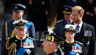 Por que rei Charles III, William, Kate e outros membros da realeza não vão votar nas eleições do Reino Unido