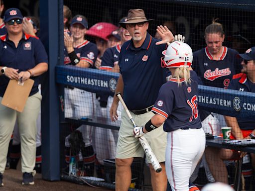 Mickey Dean era with Auburn softball comes to close in loss to FSU at Tallahassee Regional