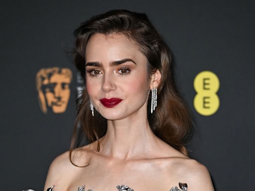 Lily Collins takes 'less is more' approach to off-duty make-up