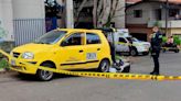 Taxista se fue de rumba en Medellín y luego apareció sin vida dentro de su carro