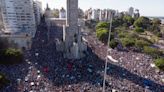 La alegría infinita de Rosario, la ciudad que parió a dos cracks: Messi y Di María