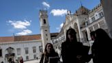 Precários com doutoramento: “instabilidade” dos investigadores em exposição na Universidade de Coimbra