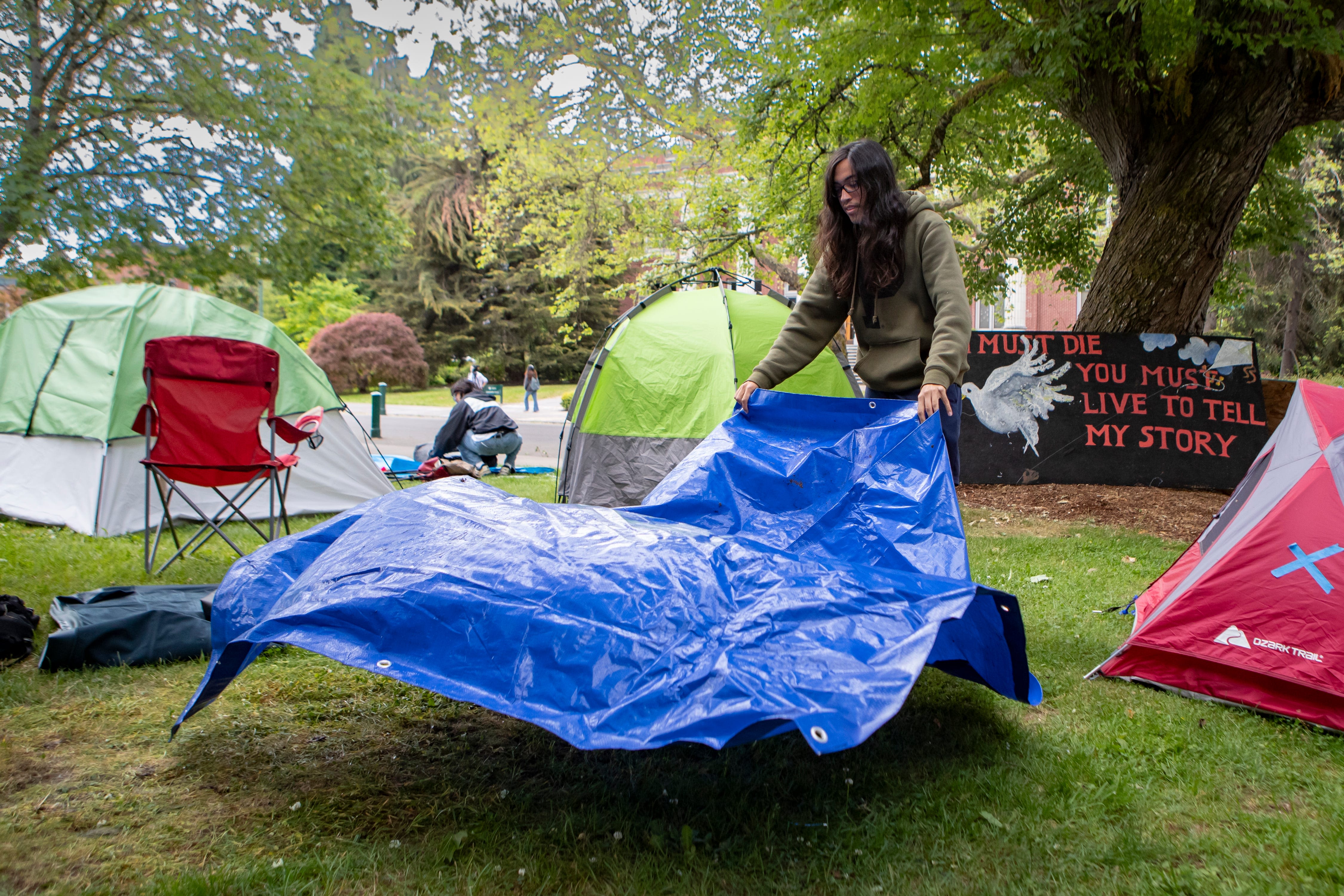 University of Oregon, pro-Palestinian protesters reach agreement, encampment comes down