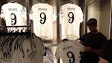 Em 1ª dia de vendas, camisa de Mbappé no Real Madrid chega a custar R$ 1 mil