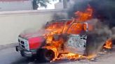 Explota pick-up y se incendia en la Imperio y Desarrollo