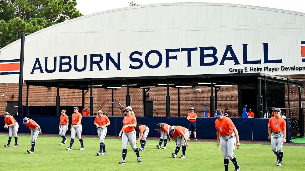 Auburn softball adds young utility player in Ole Miss transfer Ma’Nia Womack