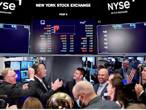 S&P 500 y Nasdaq cierran jornada en verde, Dow Jones cae este martes en Nueva York