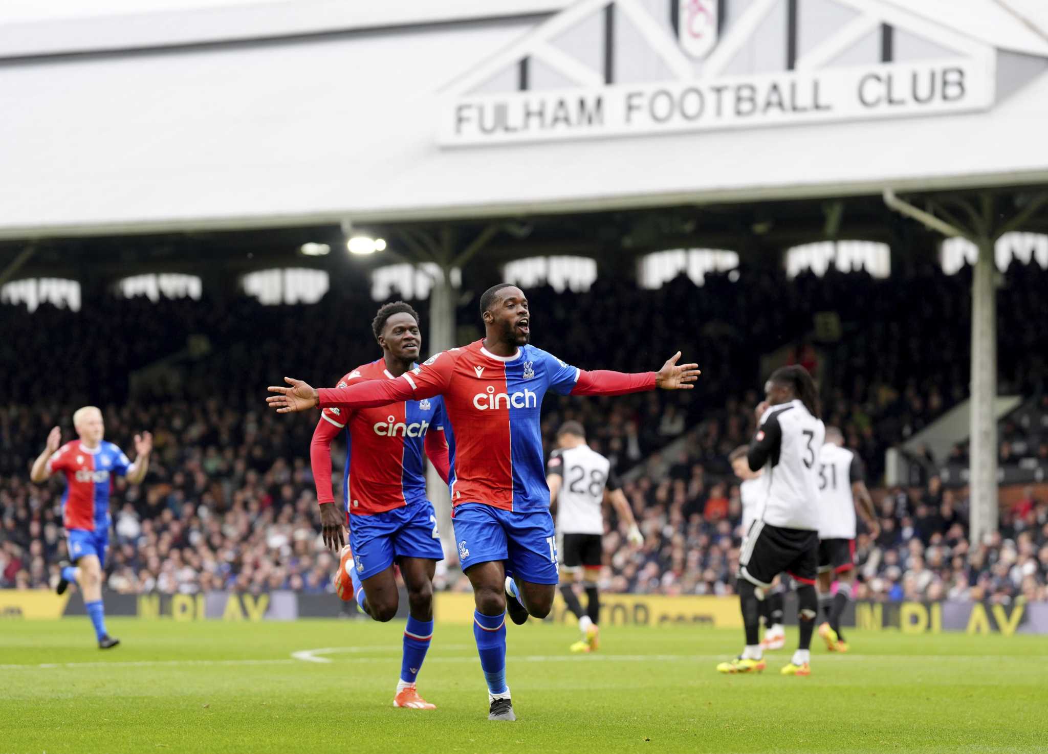 Schlupp scores goal-of-the-season contender for Palace in 1-1 draw at Fulham in EPL