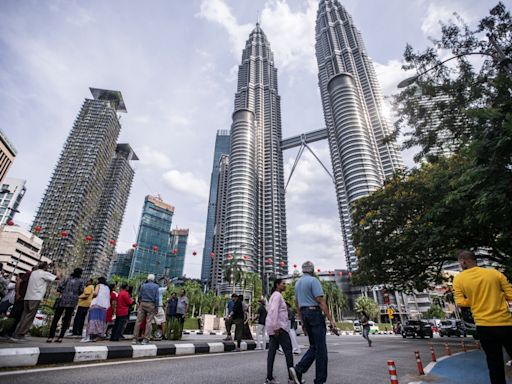 Royal Selangor Visitor Centre, Petronas Twin Towers and MinNature Malaysia rank top 25 best Asian tourist spots