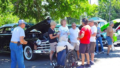 Sunshine and socializing: Classic car and bike show comes to the Wayne County Care Center