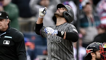 Mets reinstate J.D. Martinez from paternity list amid bevy of roster moves