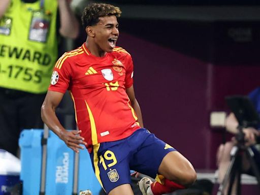 "Hará cosas que no podemos ni imaginar": quién es Lamine Yamal, el adolescente español que se convirtió en el goleador más joven de la historia de la Eurocopa