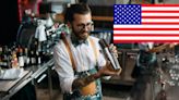 Cuánto gana un ‘bartender’ en Estados Unidos; latinos consiguen buen dinero con ese empleo