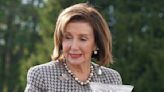 Nancy Pelosi sugiere que Biden debe replantearse su candidatura a la relección