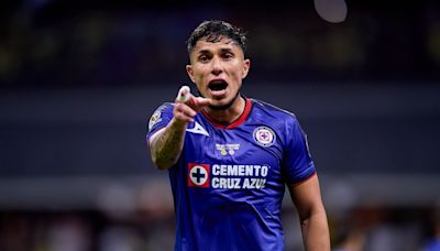 Carlos Salcedo rescindiría su contrato con Cruz Azul