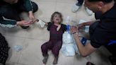 Bruselas pide a los Veintisiete que acepten a pacientes graves de Gaza