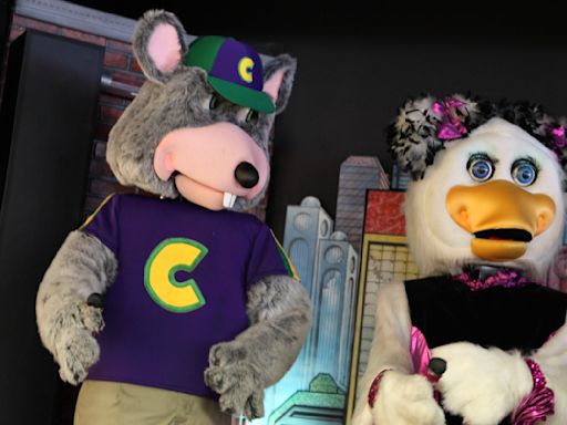 Iconic Chuck E. Cheese mascots finally being retired - Dexerto